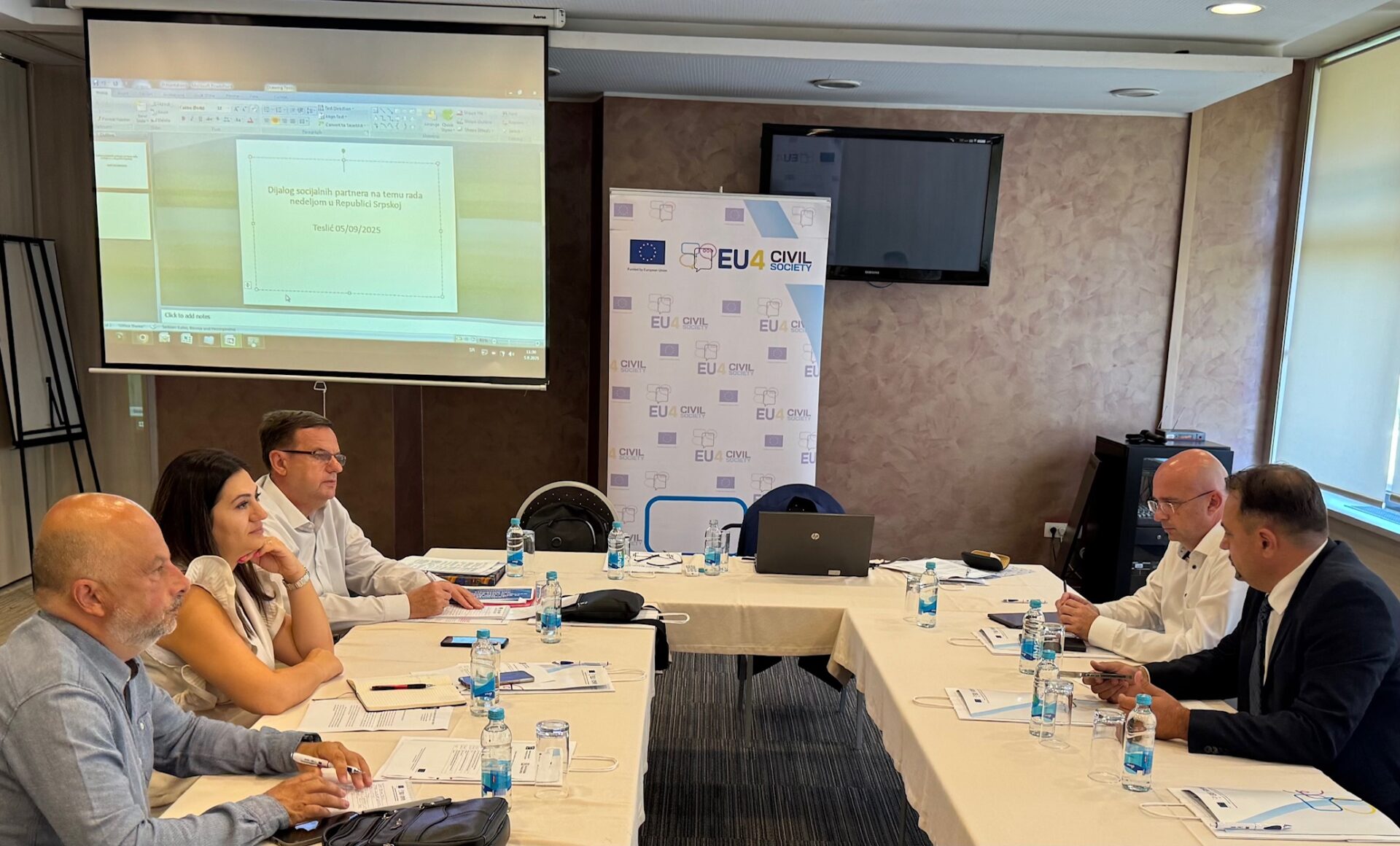 You are currently viewing Nastavak dijaloga socijalnih partnera za riješavanje pitanja rada nedeljom u Republici Srpskoj